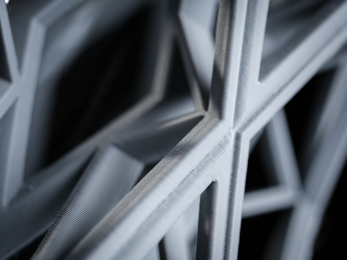 Cyber Weave Vase – Futuristic 3D Printed Geometric Decor