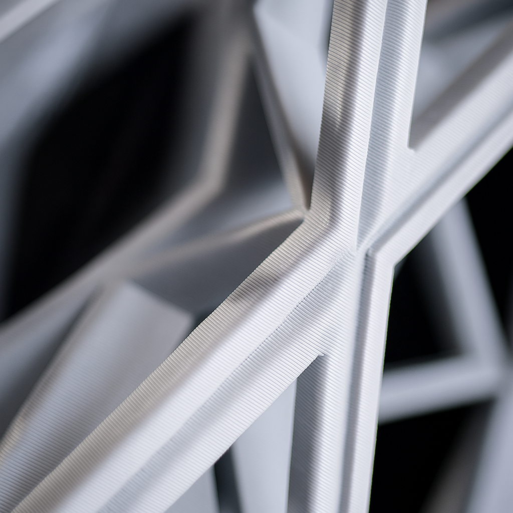 Cyber Weave Vase – Futuristic 3D Printed Geometric Decor